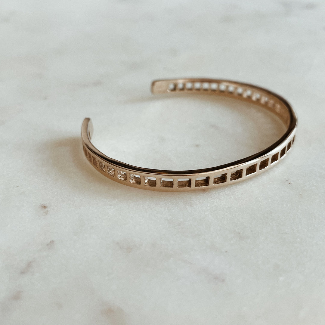 14K Gold Grid Pattern Bracelet