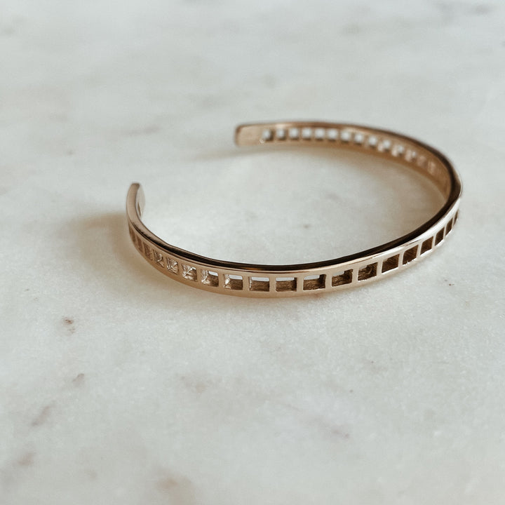 14K Gold Grid Pattern Bracelet