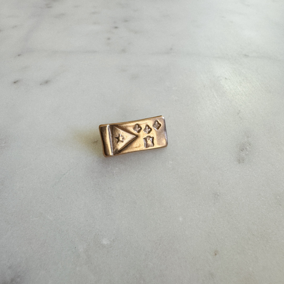 MIMOSA Handcrafted Acadian Flag Pin in Bronze