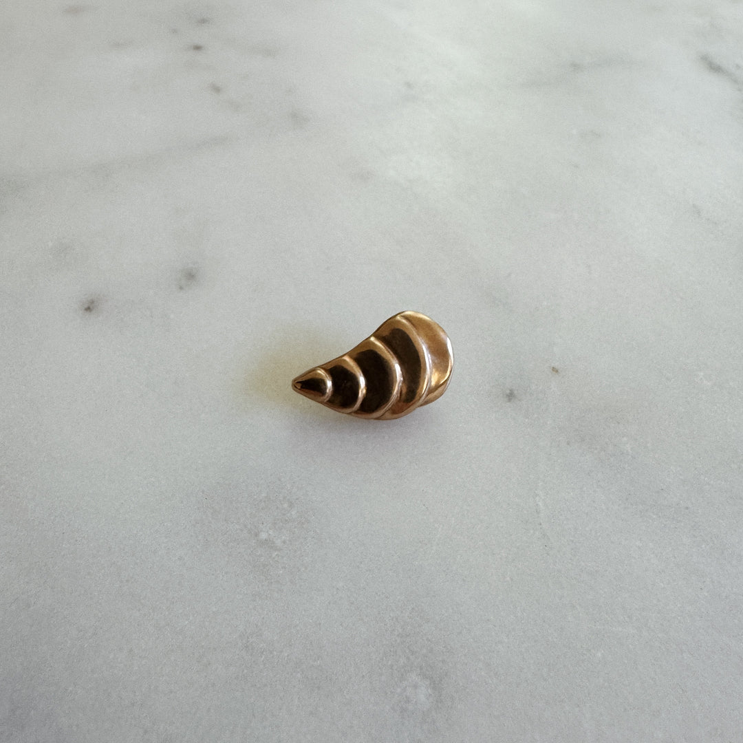 MIMOSA Handcrafted Oyster Pin in Bronze