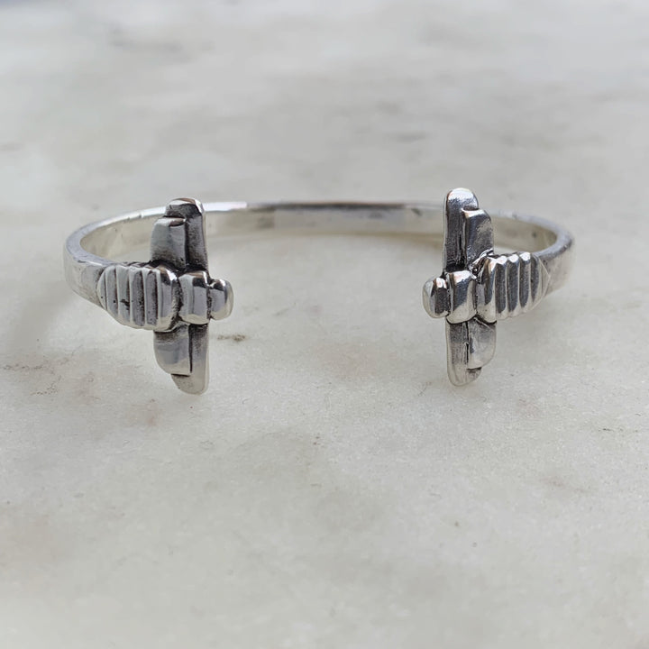 BEE CUFF