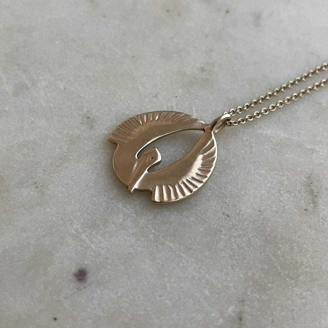 14K GOLD PELICAN RISING PENDANT — SMALL
