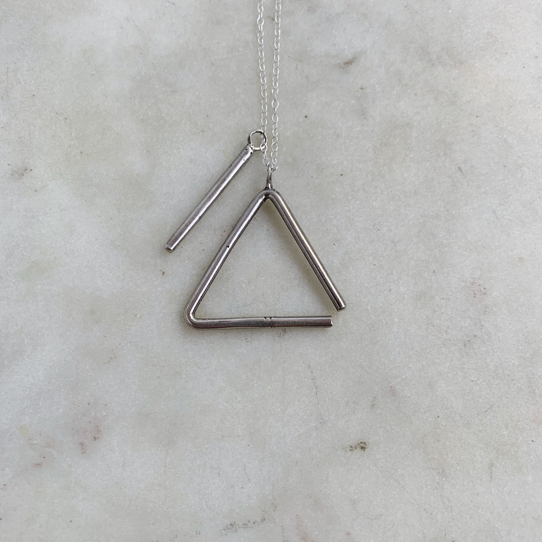ARCHIVE — TRIANGLE NECKLACE (tit-fer)
