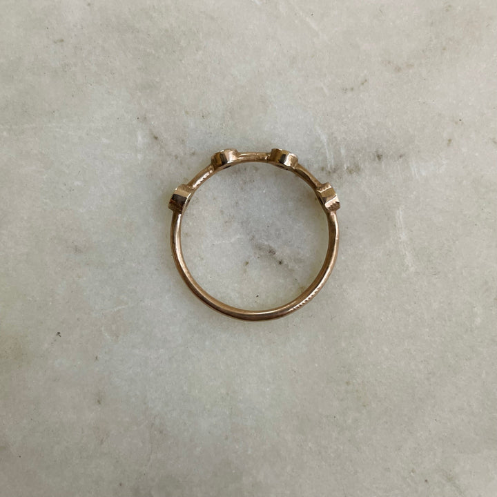 DOT TO DOT RING + DIAMOND