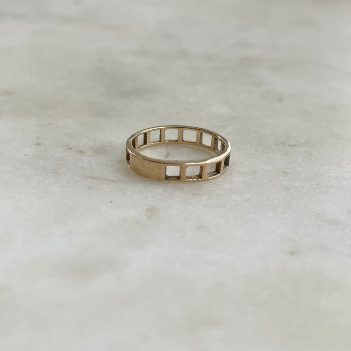 ARCHIVE — 14K GOLD GRID RING — 1 ROW
