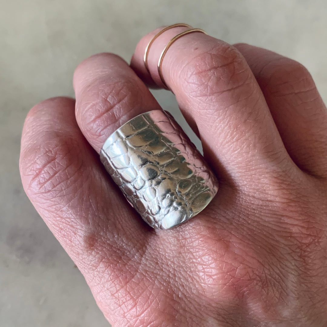 ALLIGATOR SKIN RING