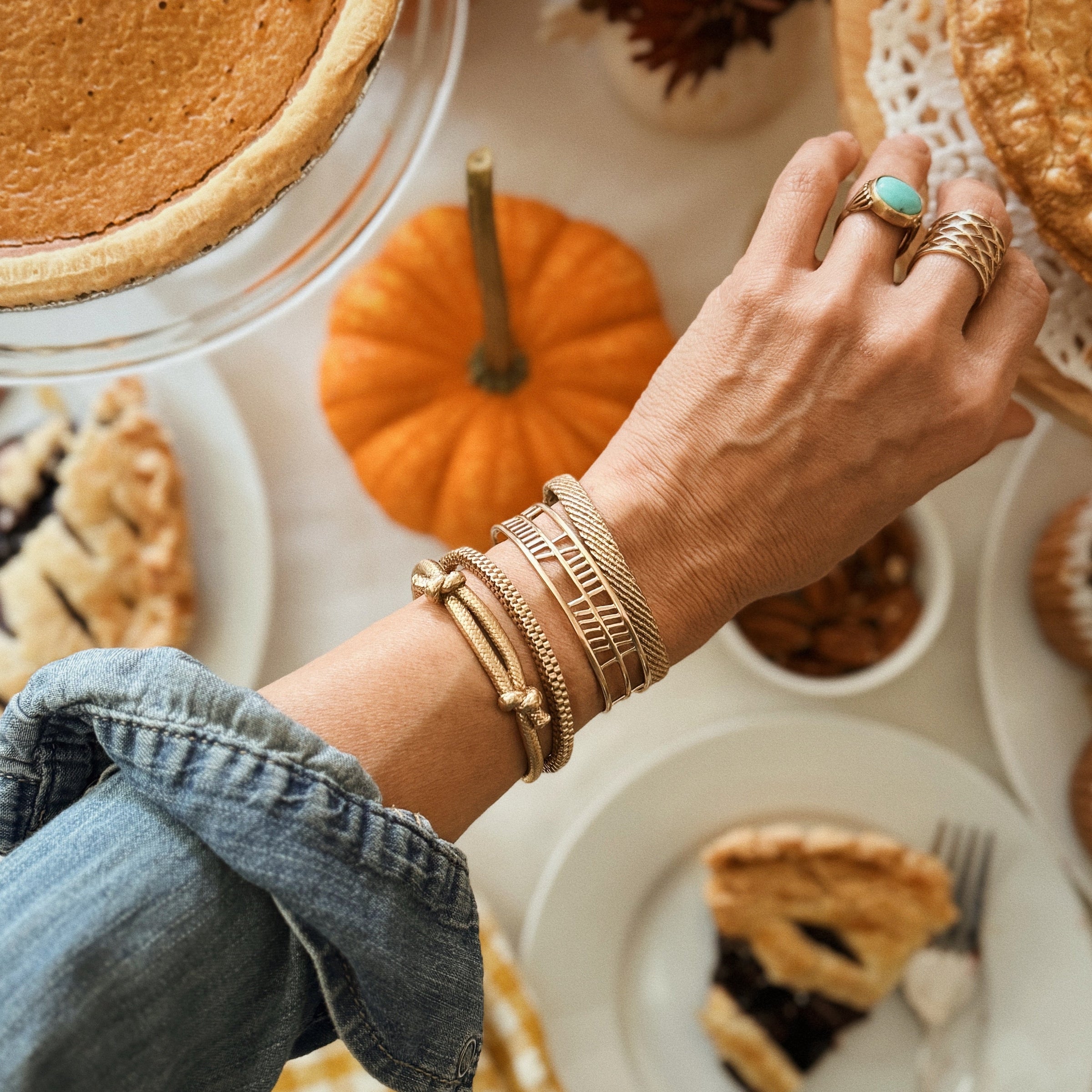 GIFTS FOR CONNECTION