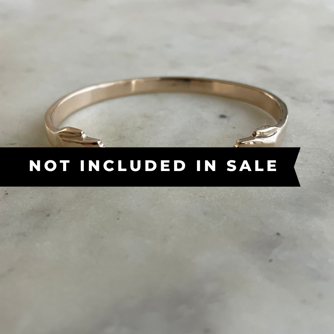 14K GOLD HUG CUFF