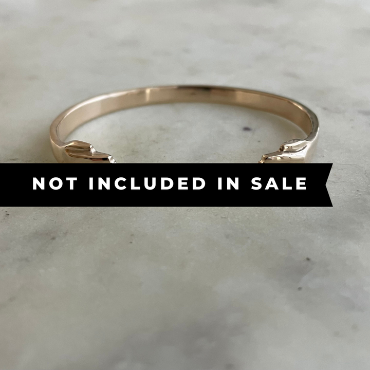 14K GOLD HUG CUFF