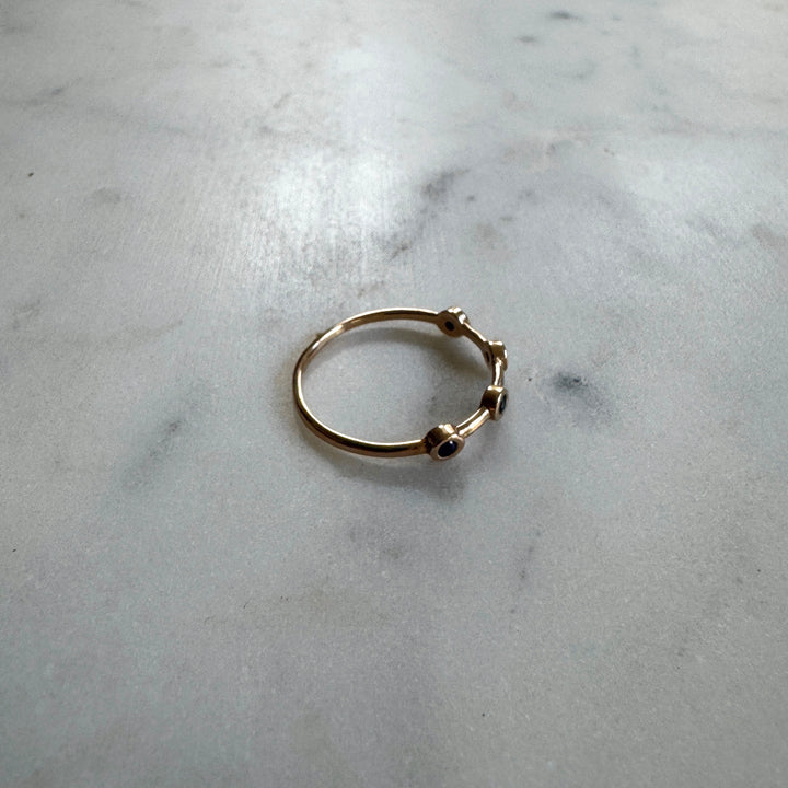 DOT TO DOT RING + SAPPHIRE