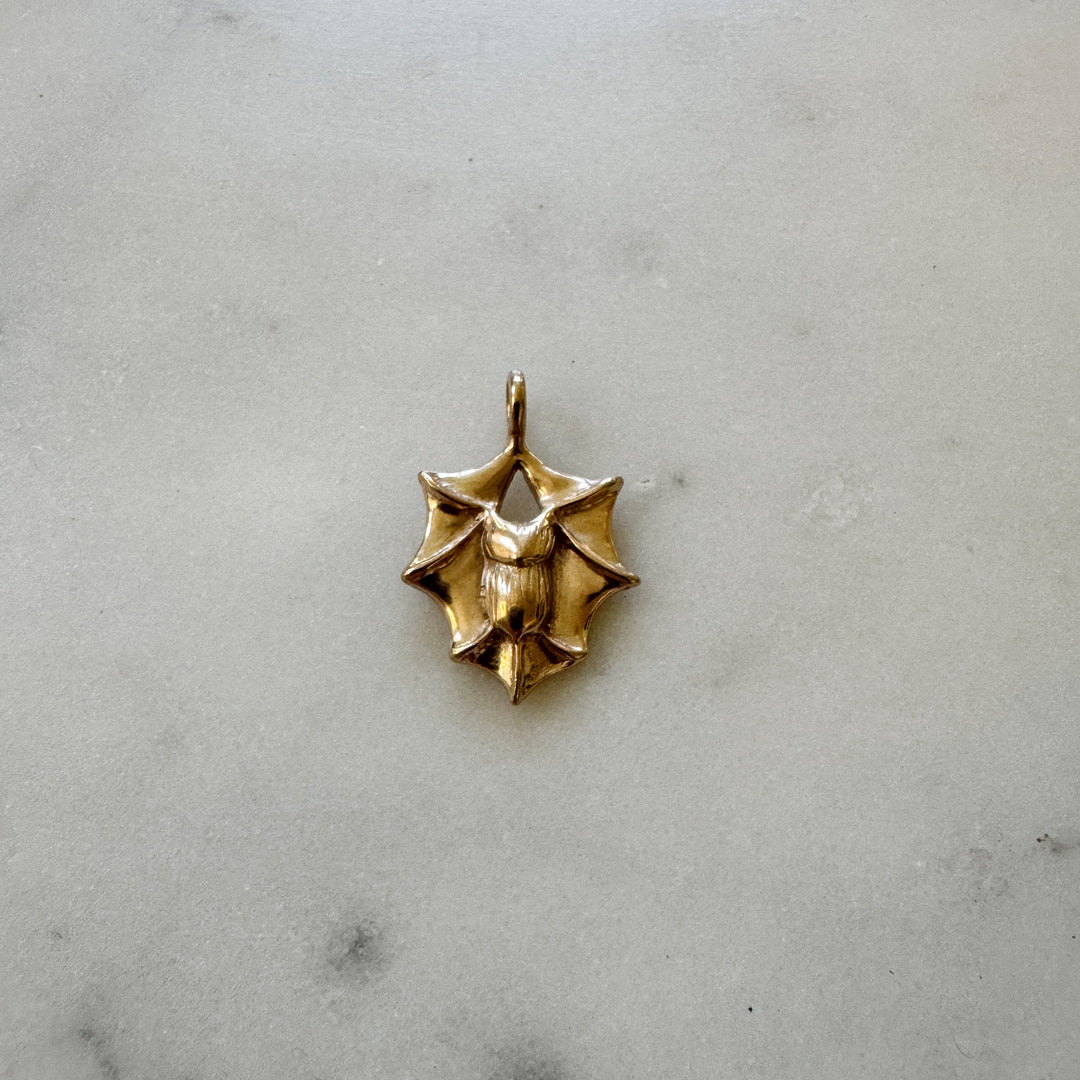 Bat pendant in bronze 