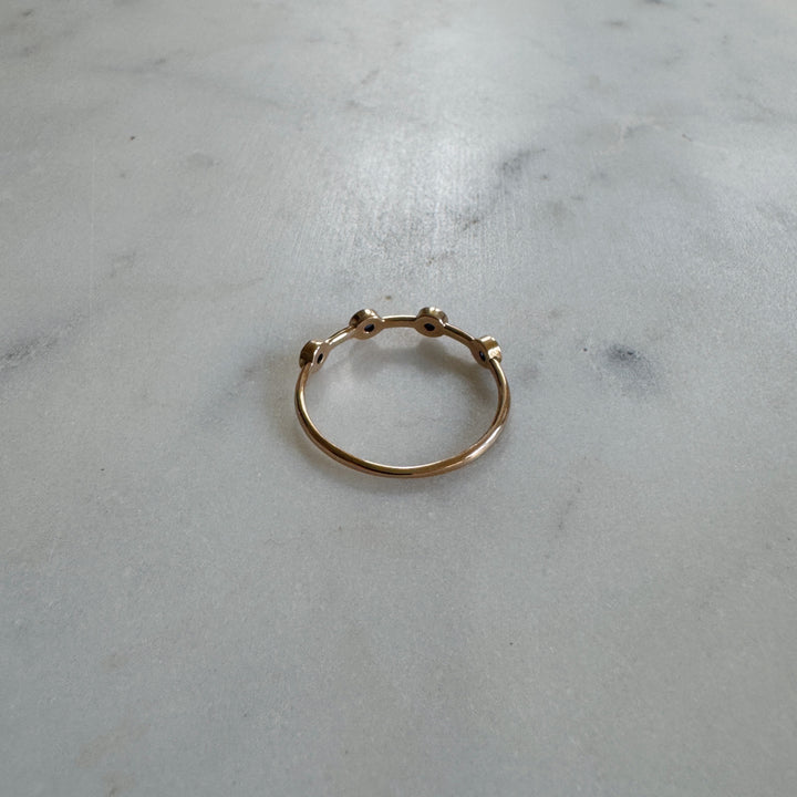 DOT TO DOT RING + SAPPHIRE