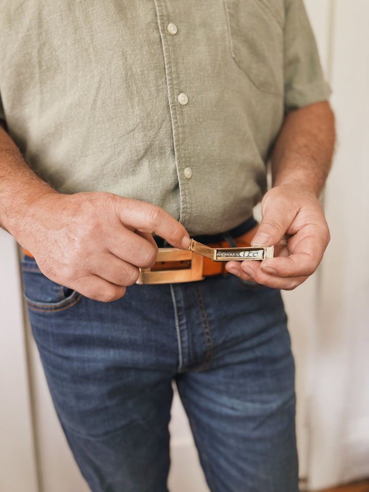 THE BELT BUCKLE