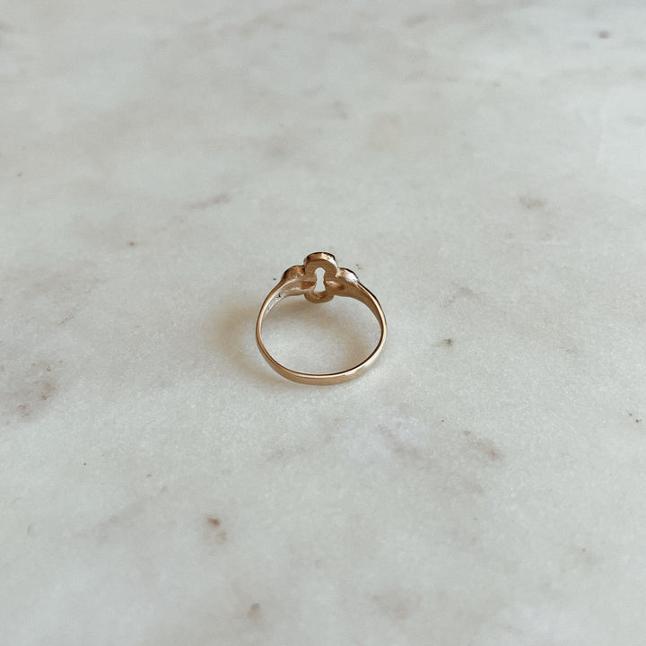 14K Gold Ring with Quatrefoil Design 