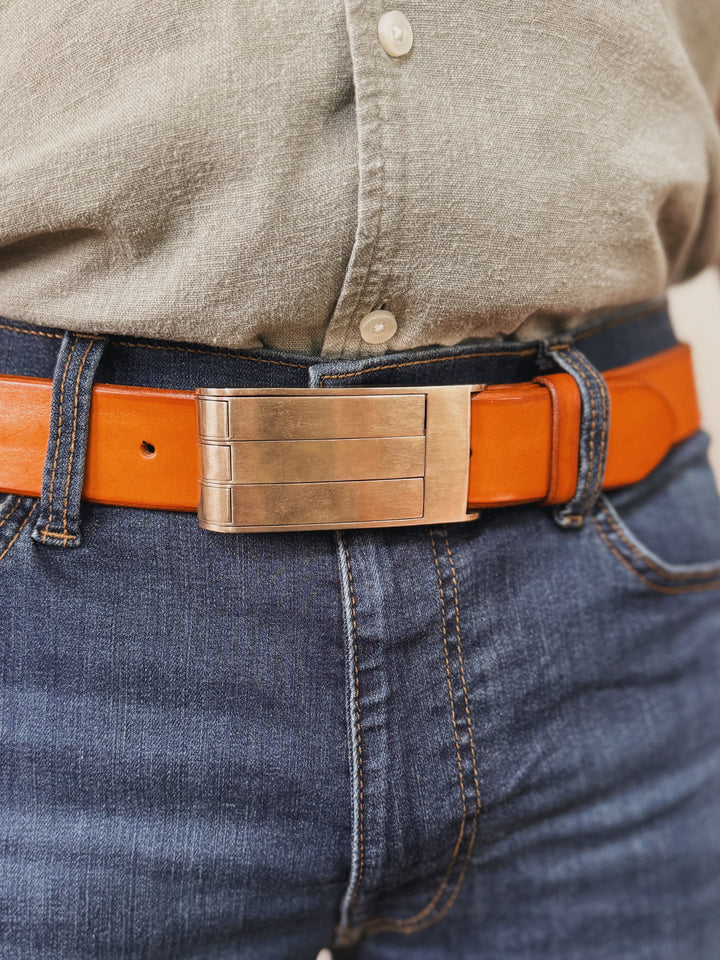 THE BELT BUCKLE
