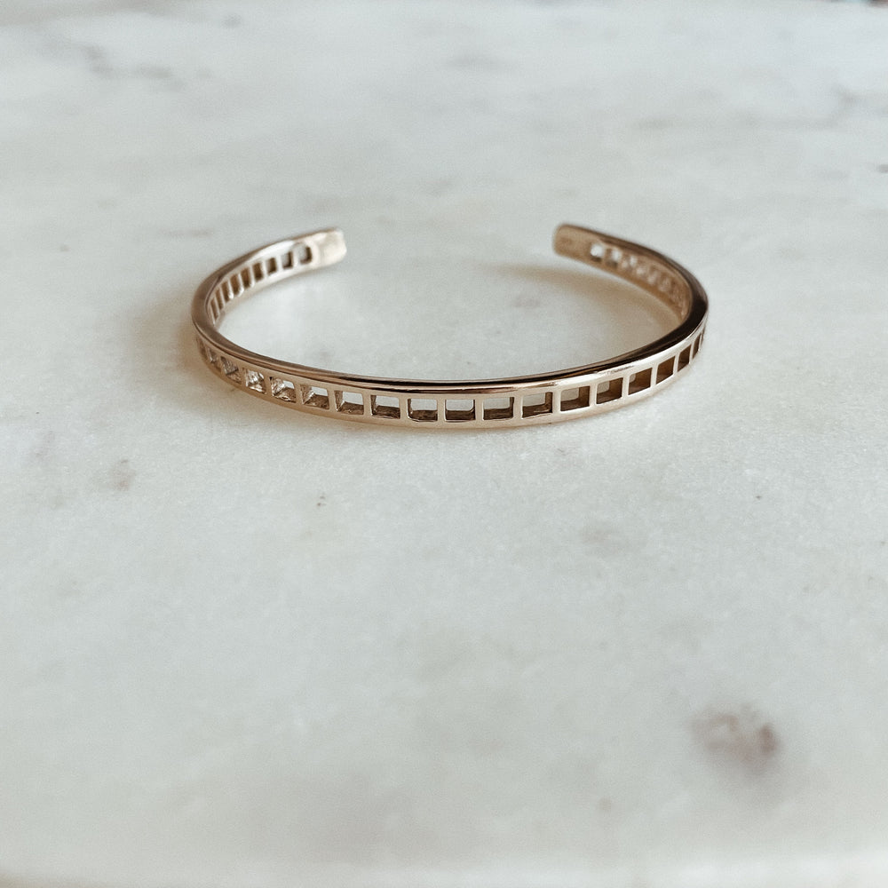 14K Gold Grid Pattern Bracelet