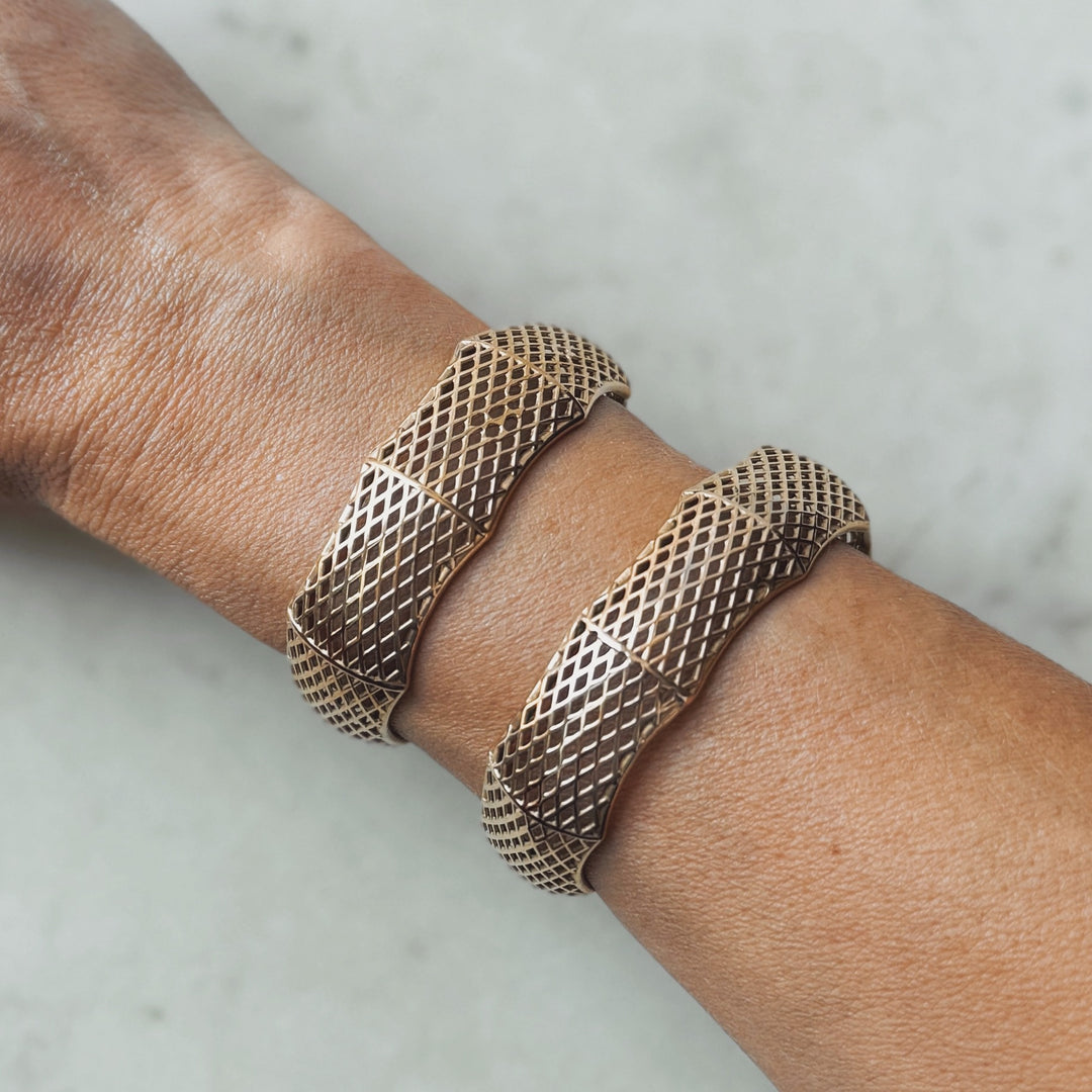 MIMOSA Handcrafted Bronze Hoop Net Bracelet