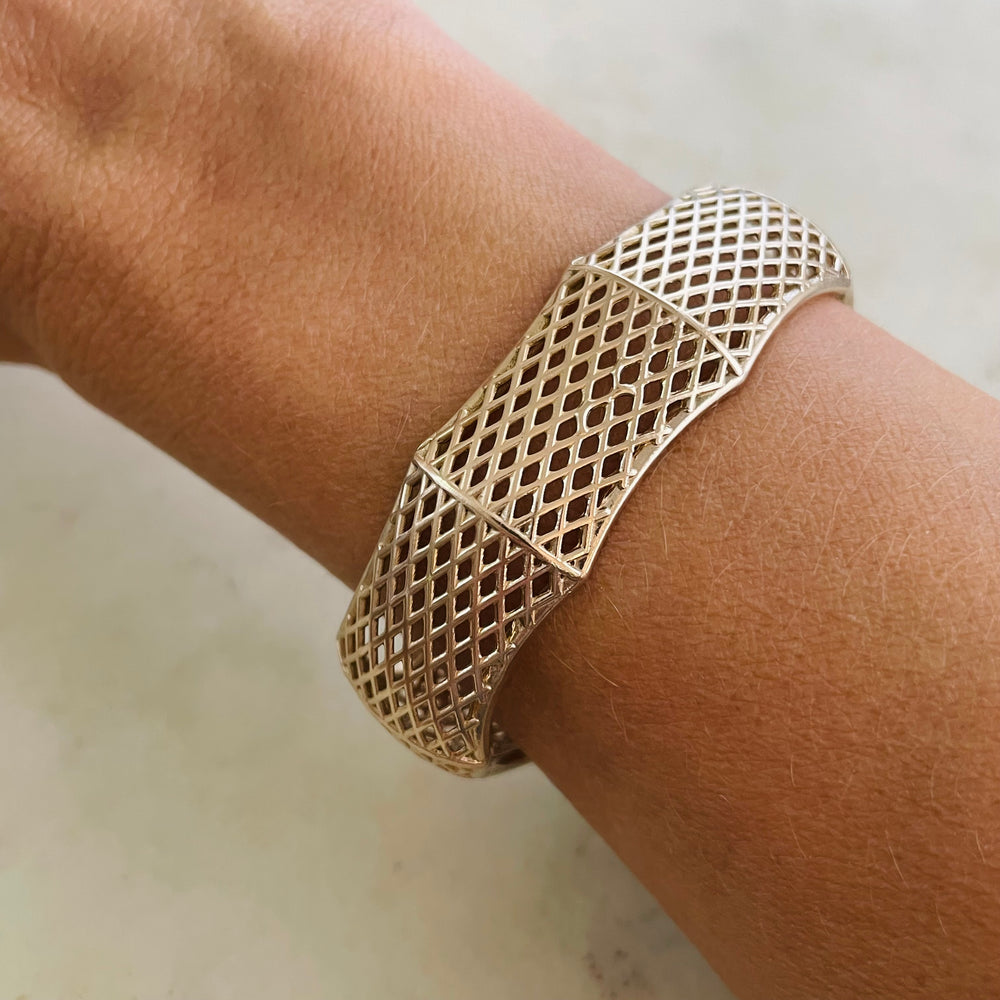 MIMOSA Handcrafted Hoop Net Bracelet In Bronze