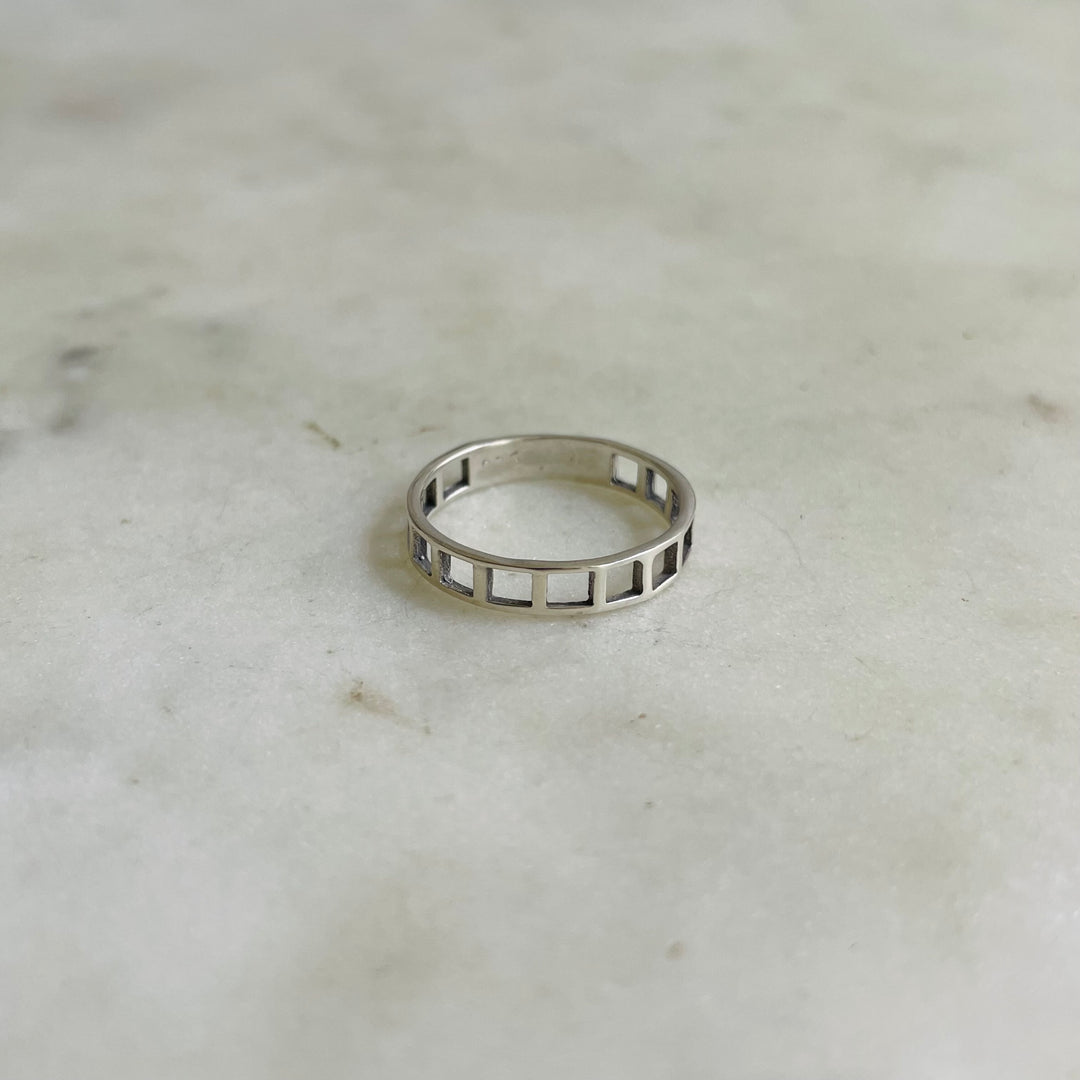 Handmade Sterling Silver Single Row Grid Ring