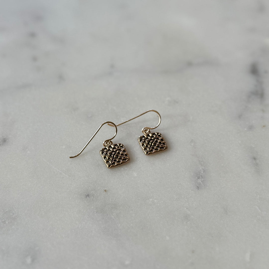 Handmade granny square earrings in bronze by MIMOSA Handcrafted