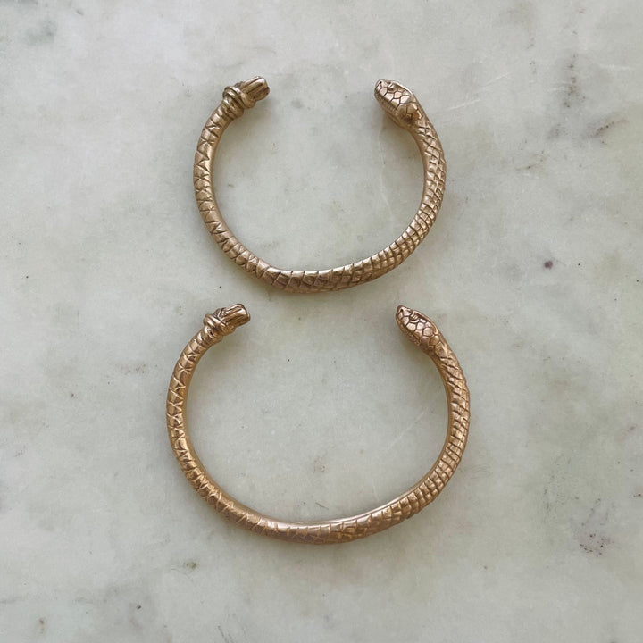 Size Comparison of the Snake Cuff in Bronze