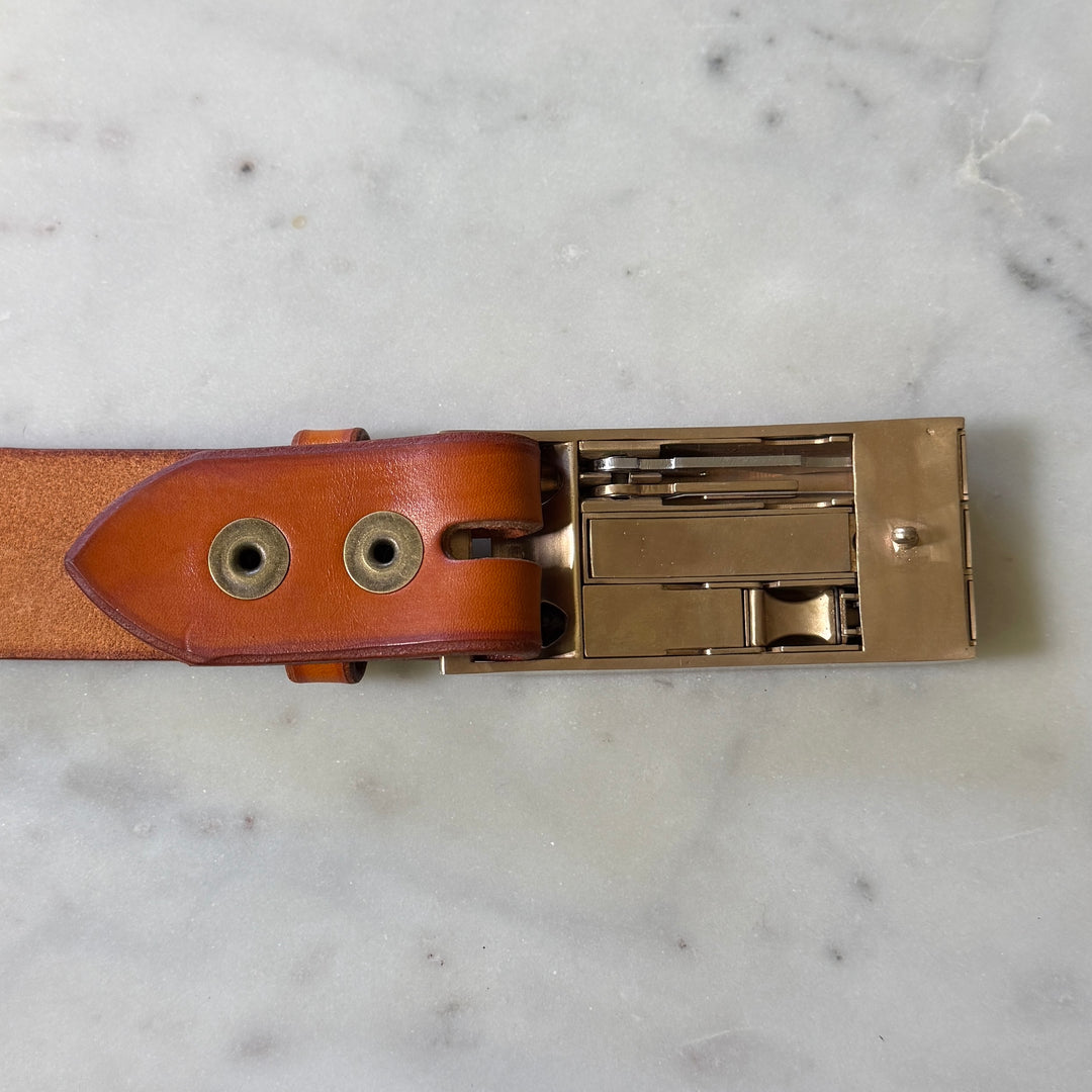 THE BELT BUCKLE