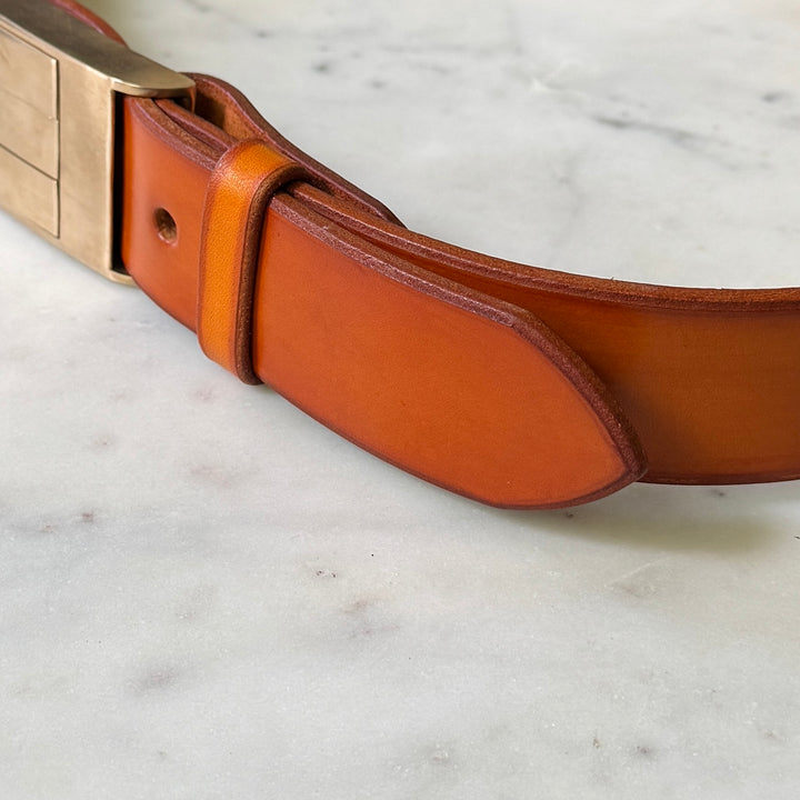 THE BELT BUCKLE