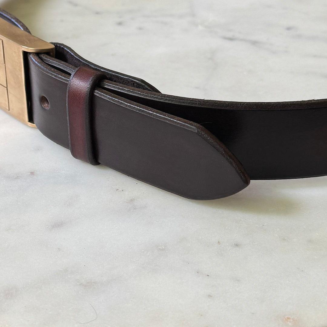 THE BELT BUCKLE