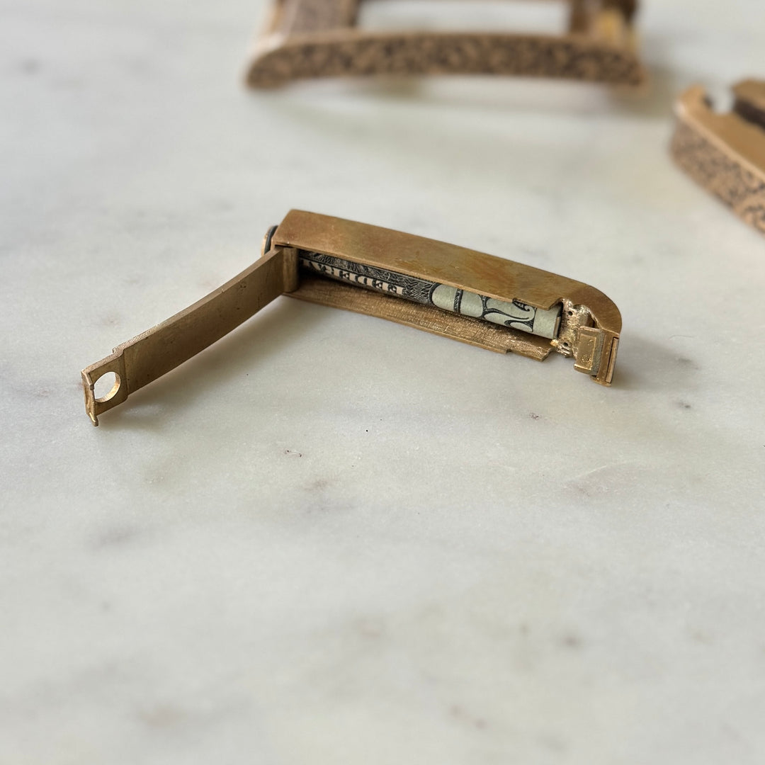 THE ENGRAVED ONE