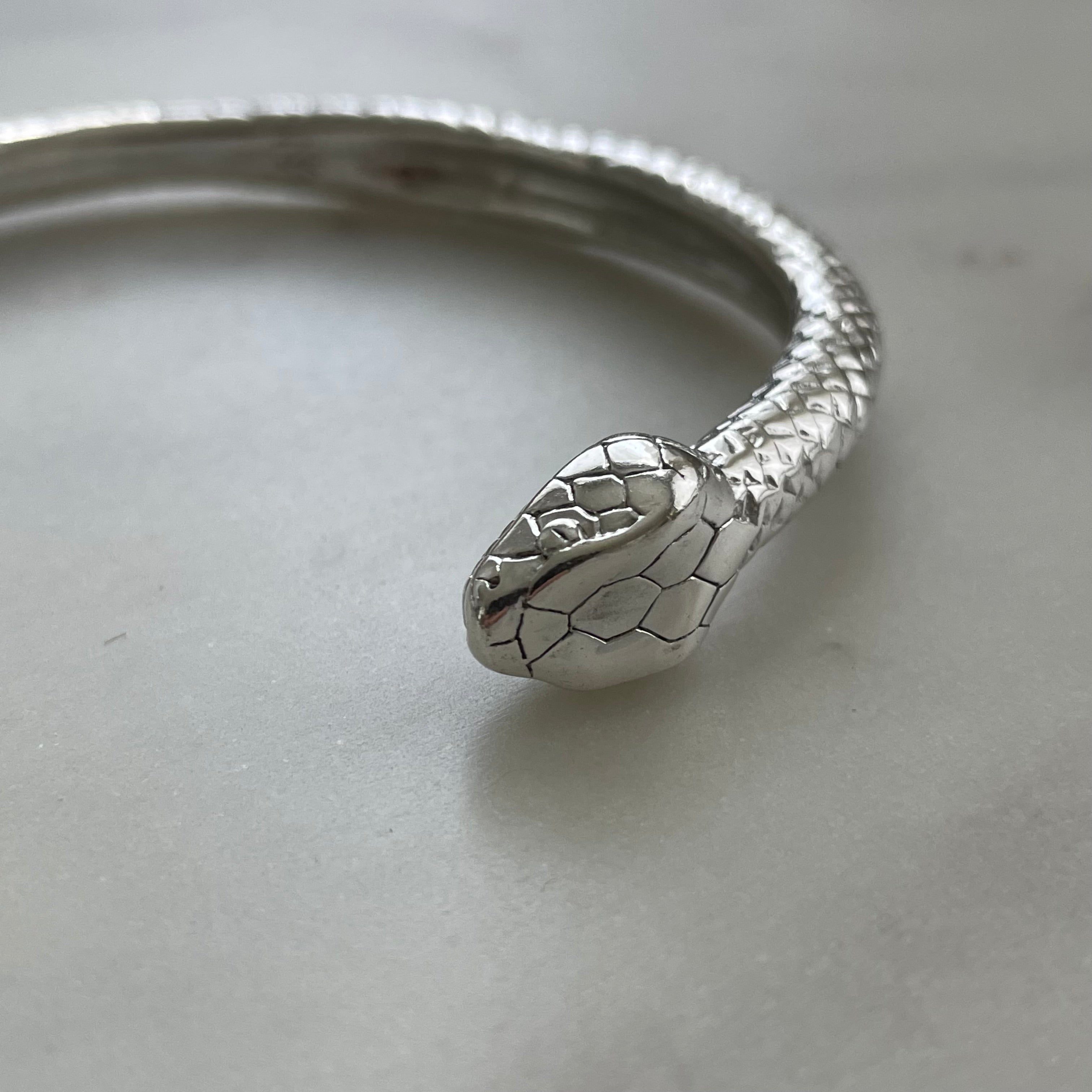Snake bracelet with ring - Bernard Delettrez