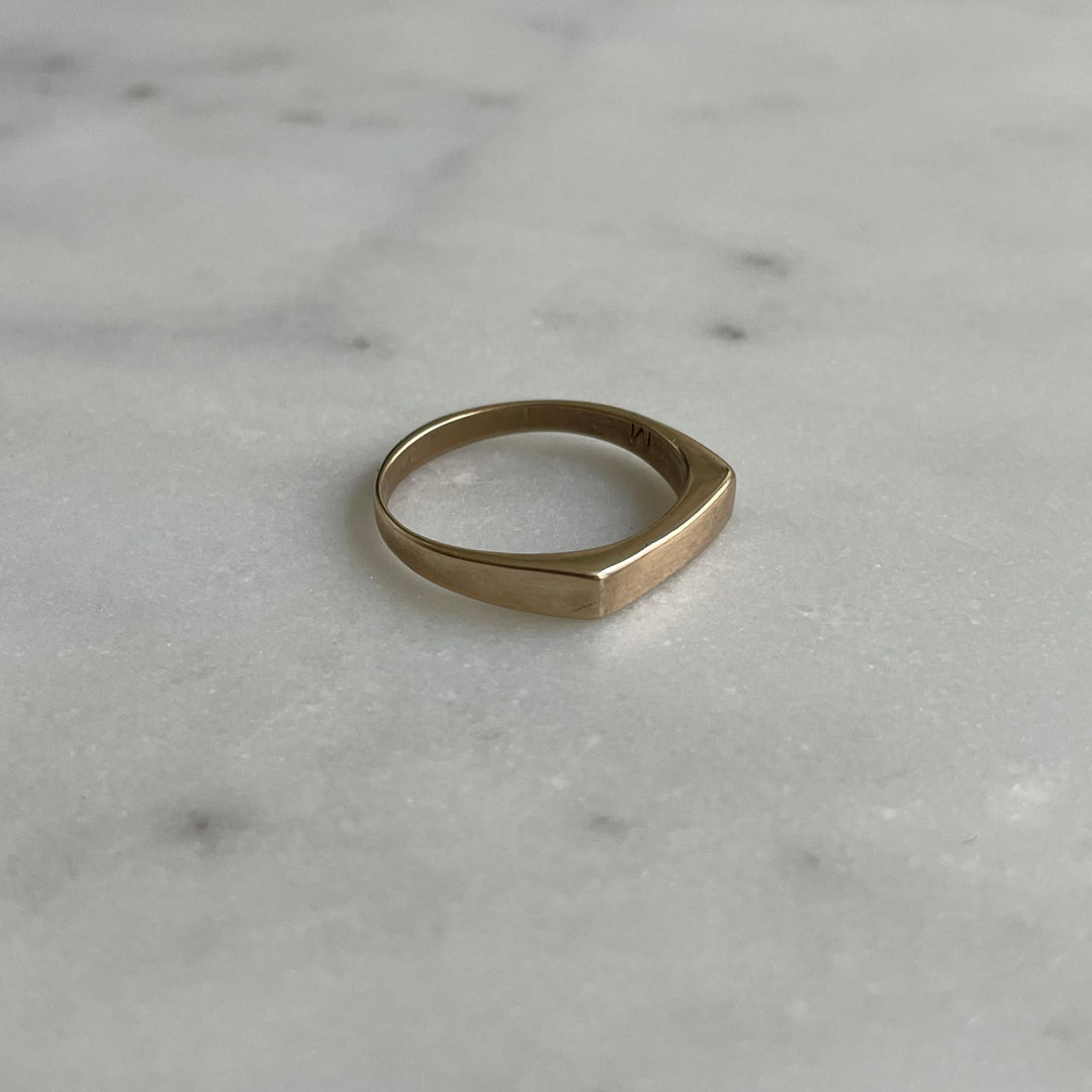 engravable signet bar ring in bronze