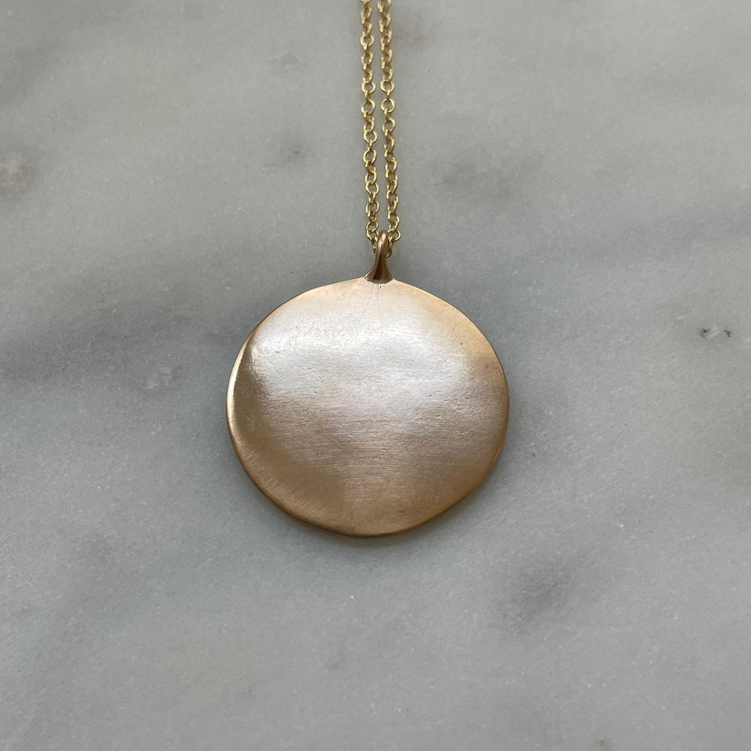 Large engravable pendant in bronze