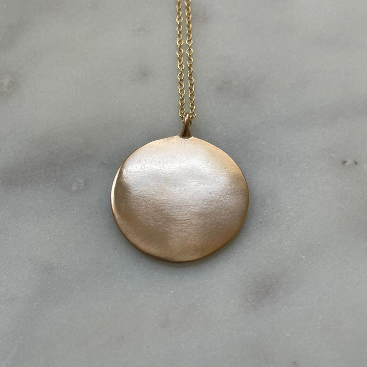 Large engravable pendant in bronze