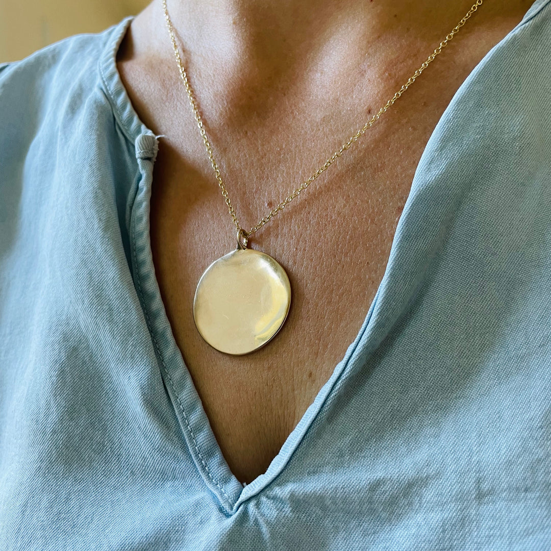 Large engravable pendant in bronze