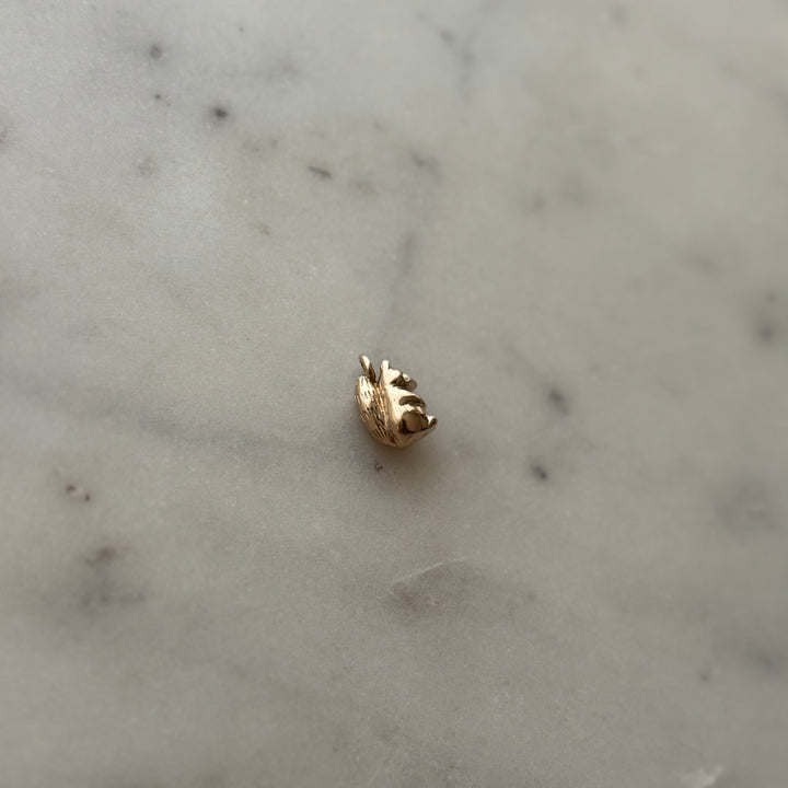 Raccoon pendant in bronze 