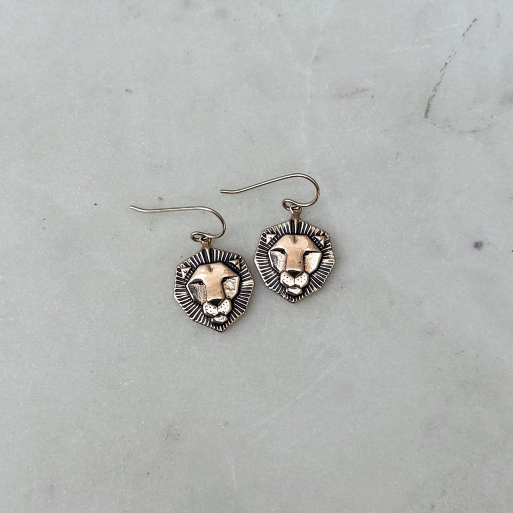 ピアス Lion Head Mesh Earrings 61uOkprFmzL._UY1000_.jpg