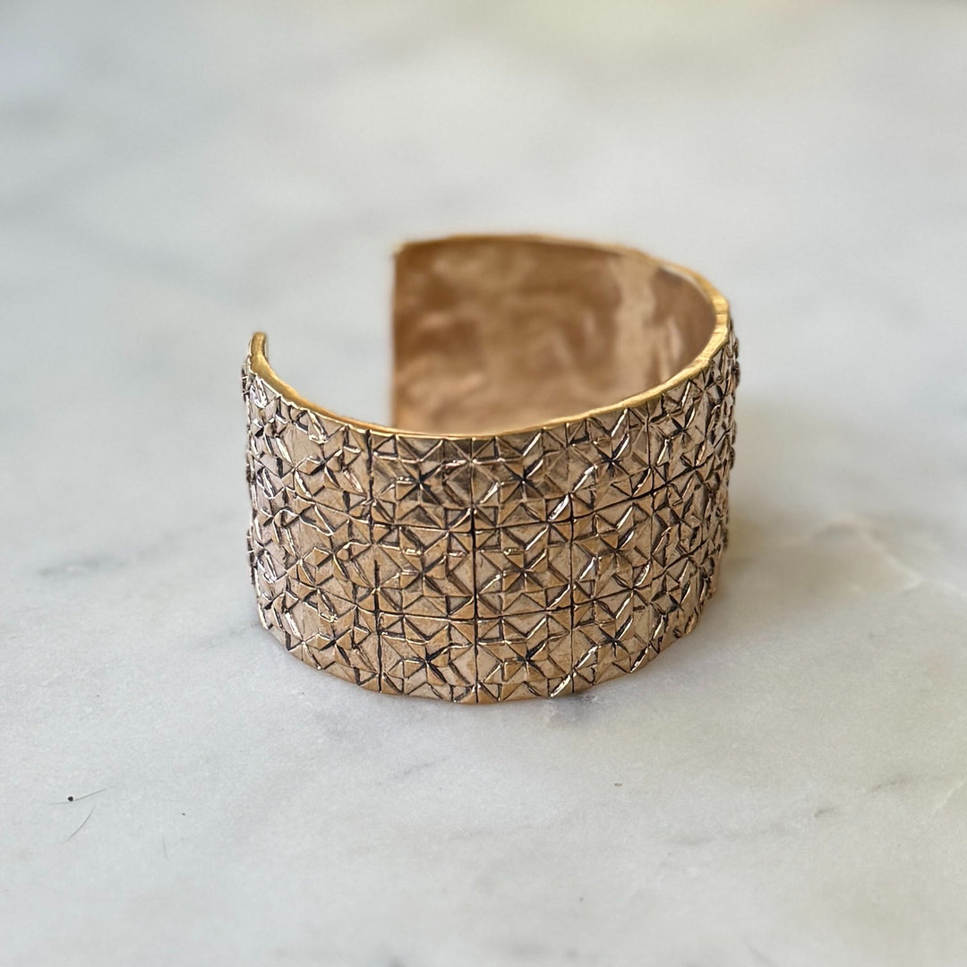 Handmade 3-row quilt bracelet in bronze by MIMOSA Handcrafted