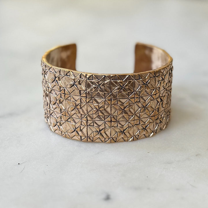 Handmade 3-row quilt bracelet in bronze by MIMOSA Handcrafted