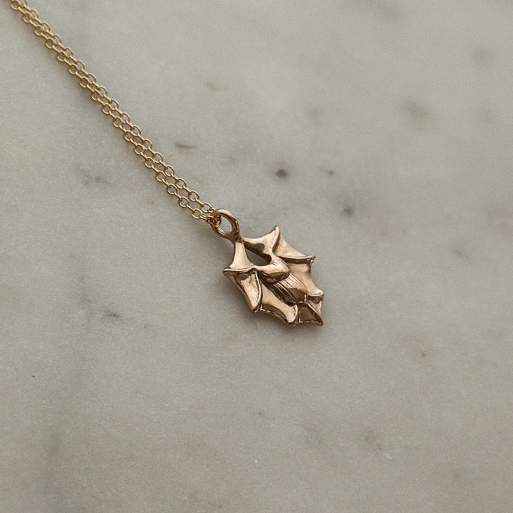 Bat necklace in bronze 