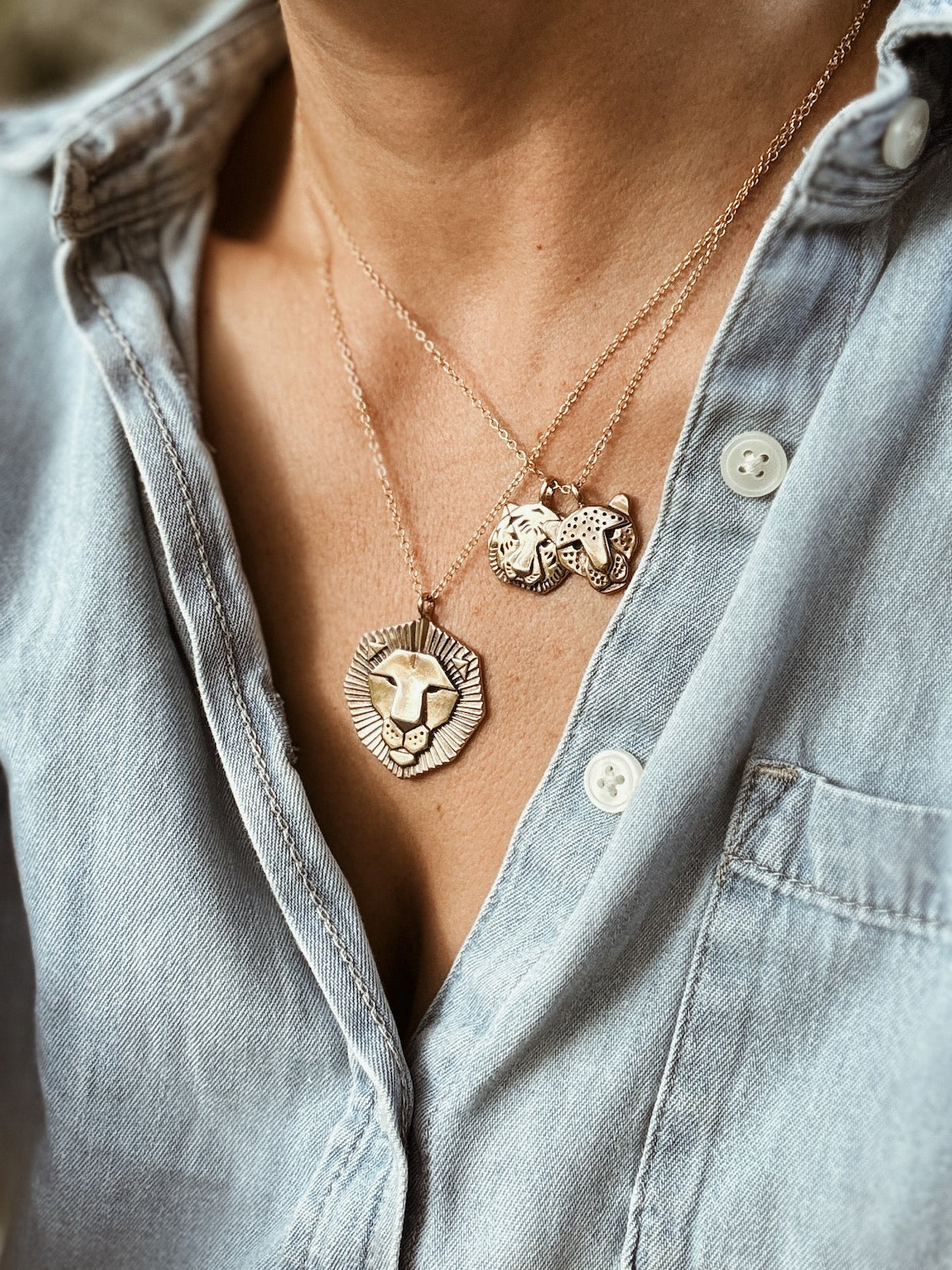 New in Box. Gorjana Maya gold top mixed coin necklace