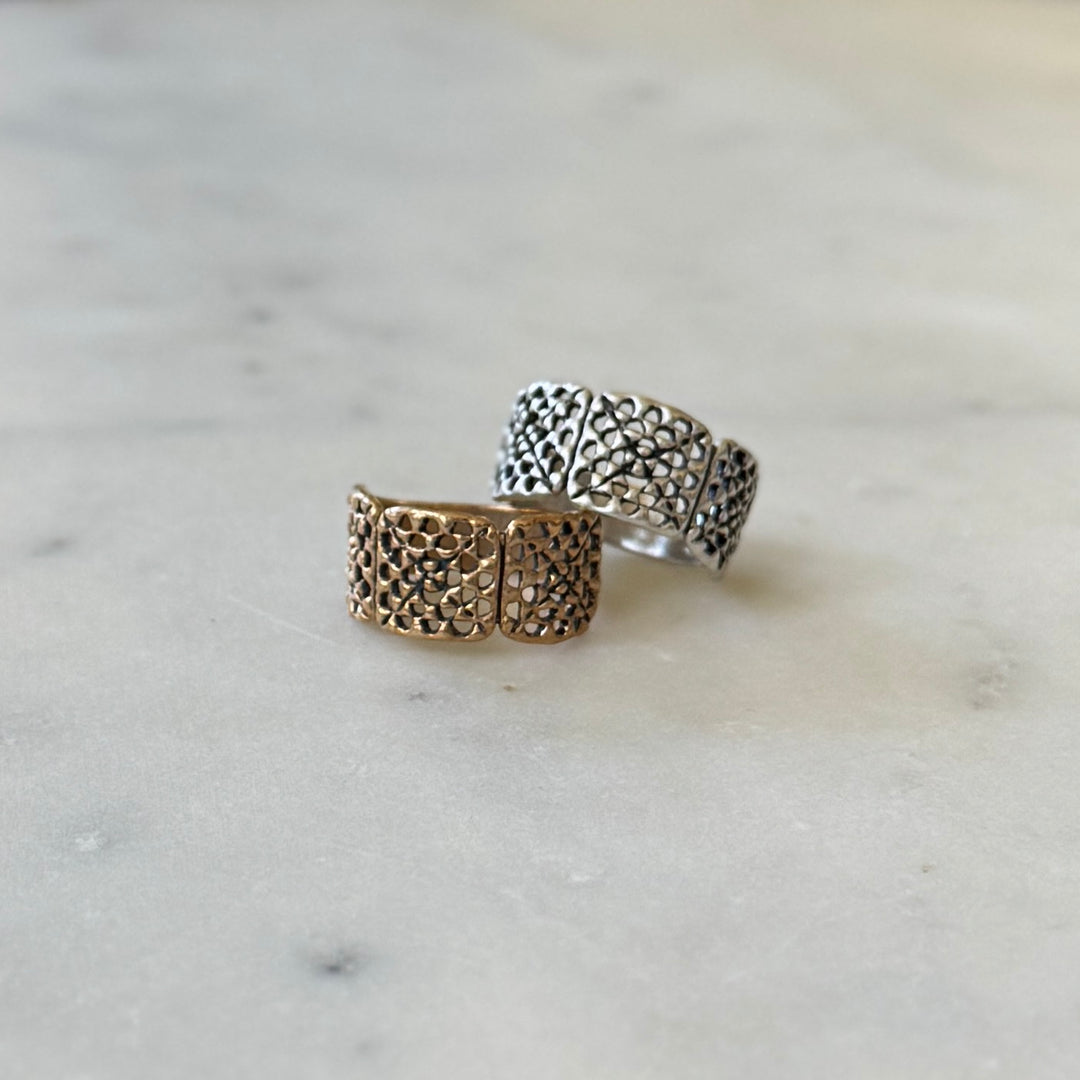 Handmade granny square ring in bronze and sterling silver by MIMOSA Handcrafted