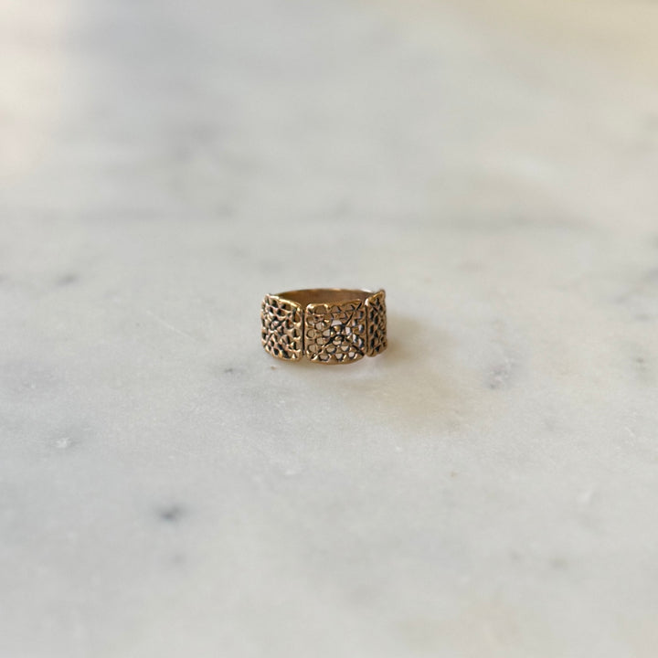 Handmade granny square ring in bronze by MIMOSA Handcrafted
