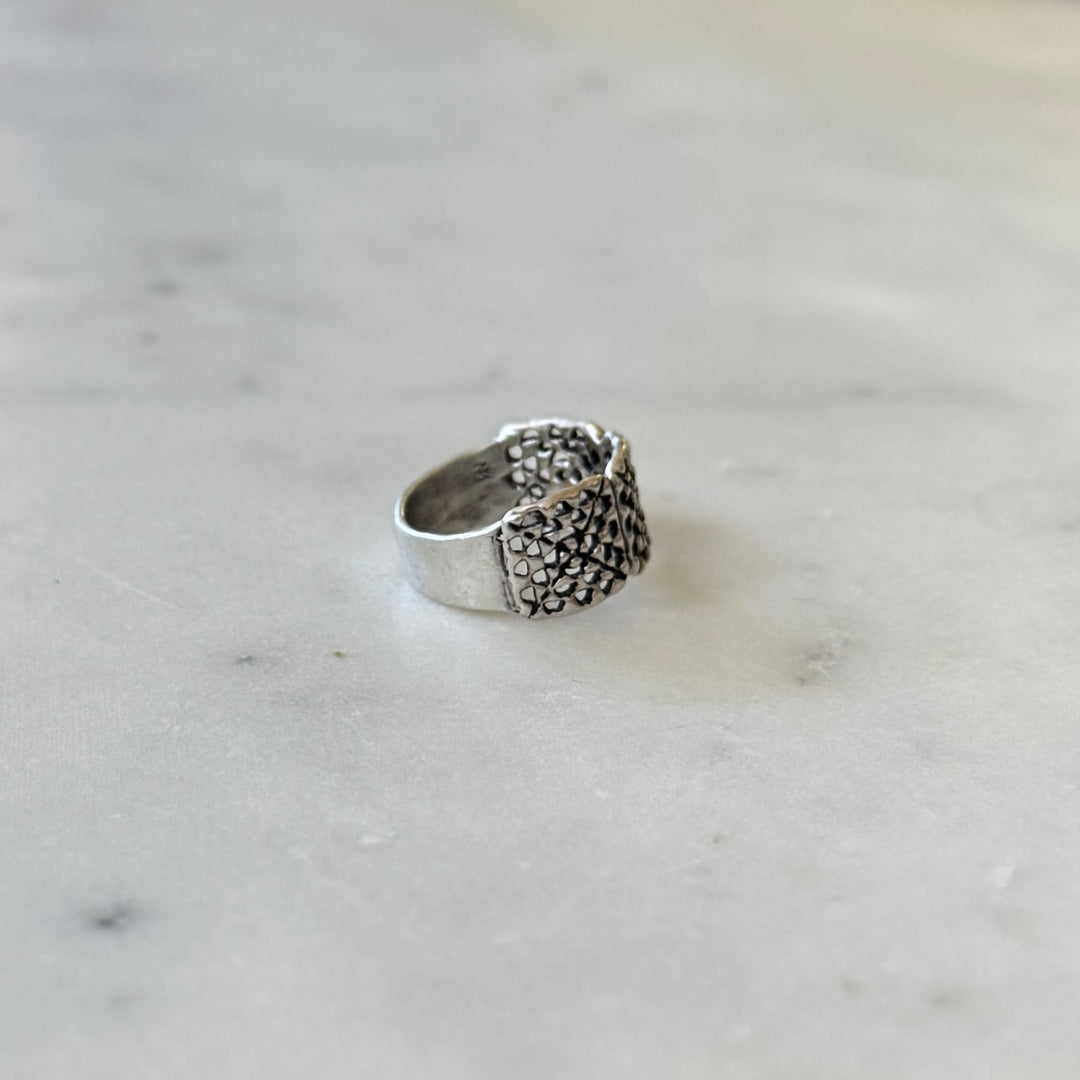 Handmade granny square ring in sterling silver by MIMOSA Handcrafted