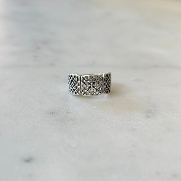 Handmade granny square ring in sterling silver by MIMOSA Handcrafted