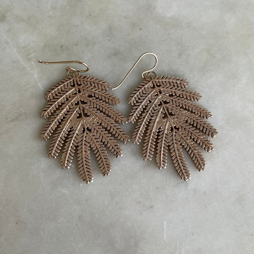 アクセサリー mame Botanical Leaf Asymmetry Earring アクセサリー mame Botanical Leaf Asymmetry Earring Mame