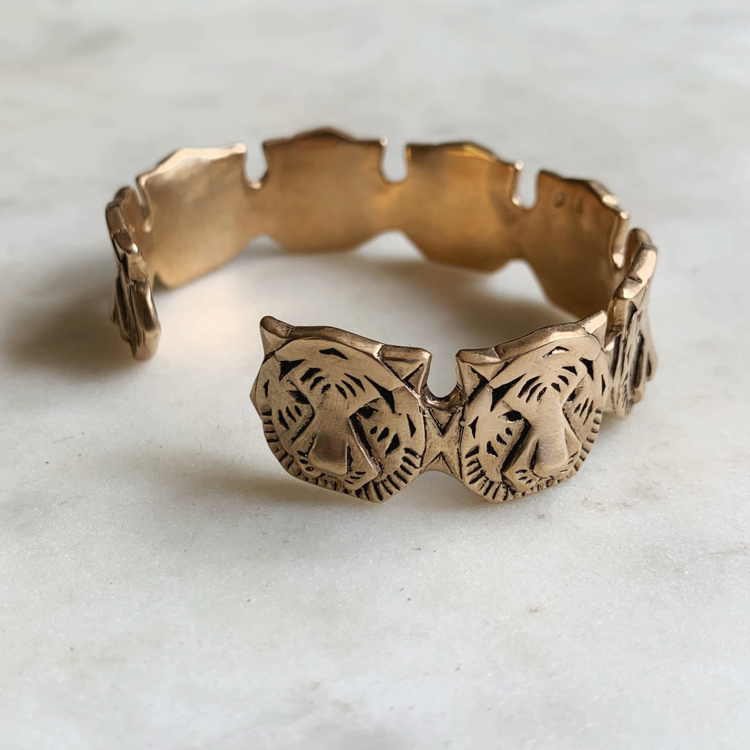Golden & Brown Stone Adjustable Party Bracelet (Big)