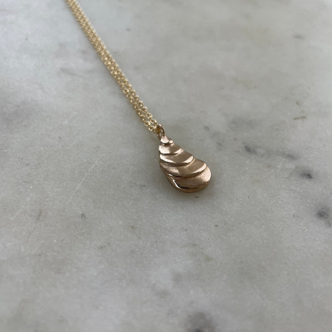 OYSTER PENDANT — SMALL