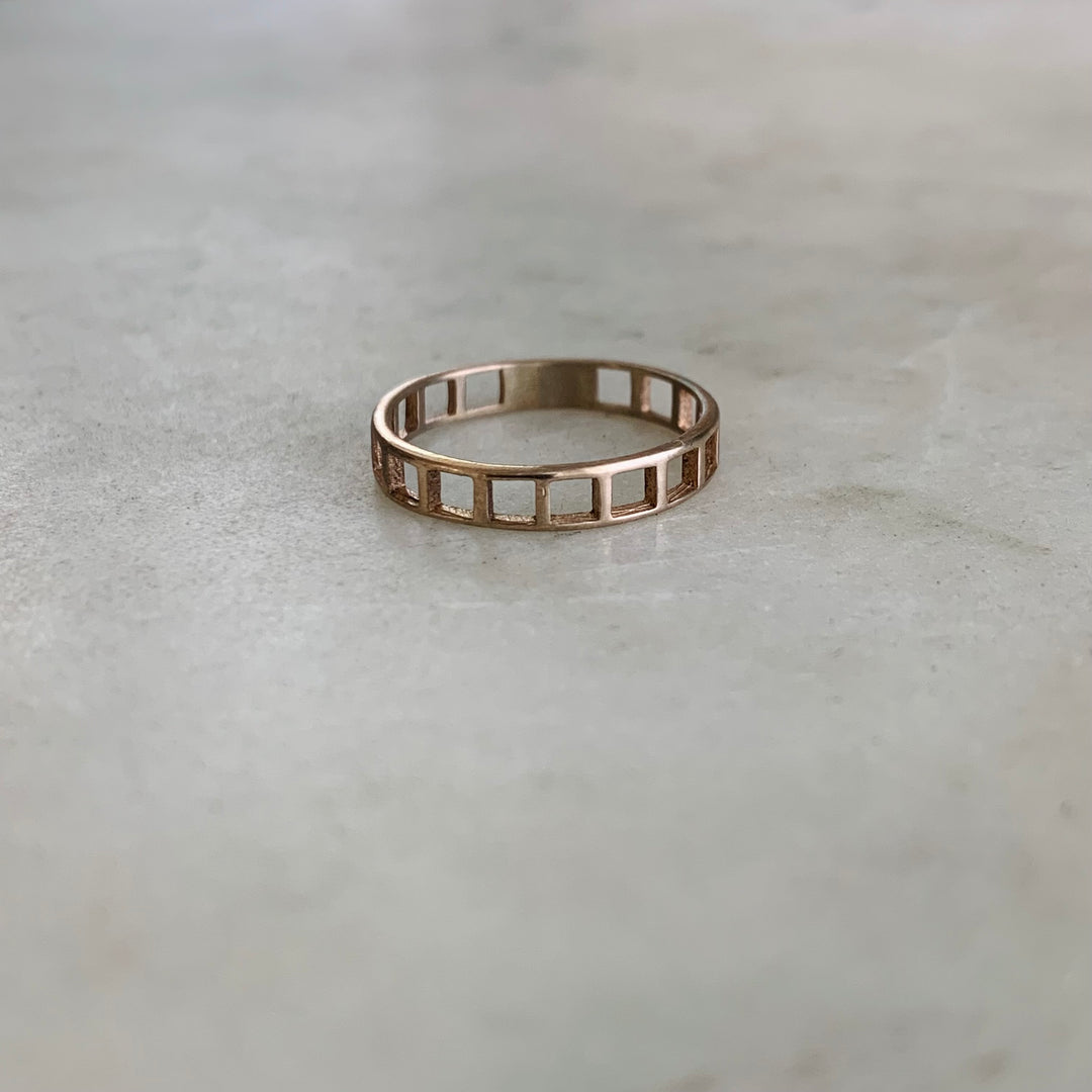 Handmade Bronze Single Row Grid Ring